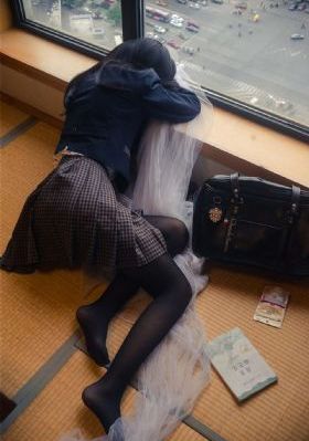 天降女子从2楼掉了下来樱花未增