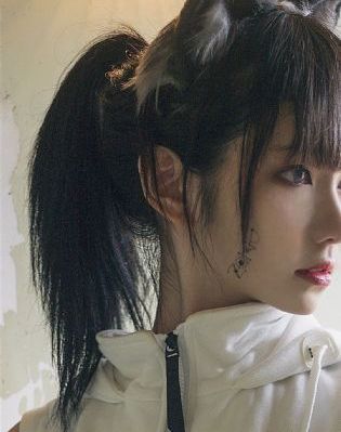 年轻的女演员在线观看