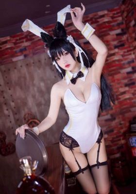 美女翘臀少妇啪啪呻吟流水图片